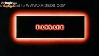 عبر جنسية باميلا تتعرض لضرب مؤخرتها بقوة من المصور في جلسة ساخنة