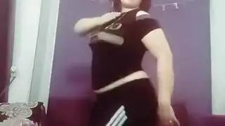 رقص عاهرة عربية ماهر يتحول إلى جنس شرجي عنيف