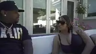 فحل زنجي ينيك شرموطه مثيرة