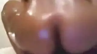 فتى كرتوني ساخن يجعل قضيبه مبللاً