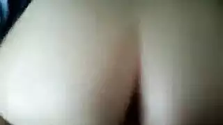 عاهرة مصرية تتباهى بكسها التخين المحلوق