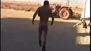 إباحية عنيفة في كرم العنب: ثدي كبير وجنس خارجي