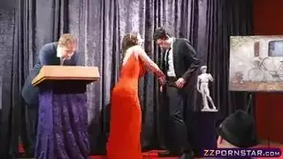 بورنو عنيف مع أنجيلا وايت: مشهد مشاهير إكس إكس إكس