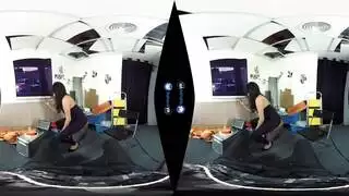 جنس جماعي افتراضي لأنيسا كيت: عدة أزبار تمدد فتحاتها