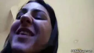 العاهرة التشيكية تحب أن تمارس الجنس قبل أن تمصه حتى النهاية